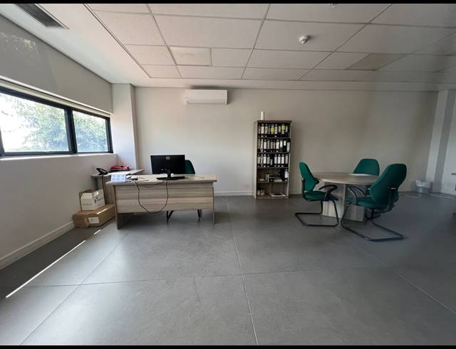 7,599M² WAREHOUSE TO LET IN LOUWLARDIA